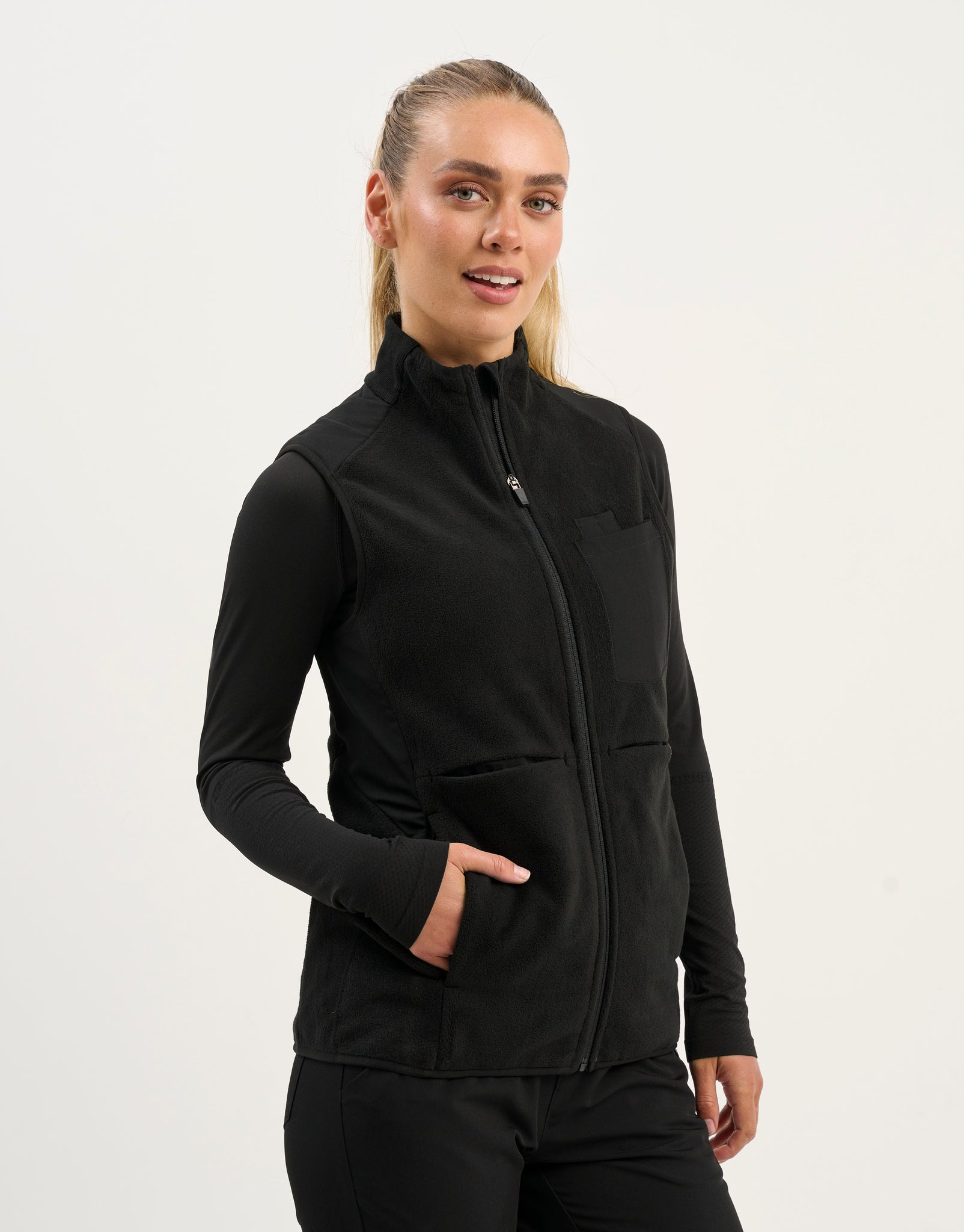 Essential Fleece Vest - Black