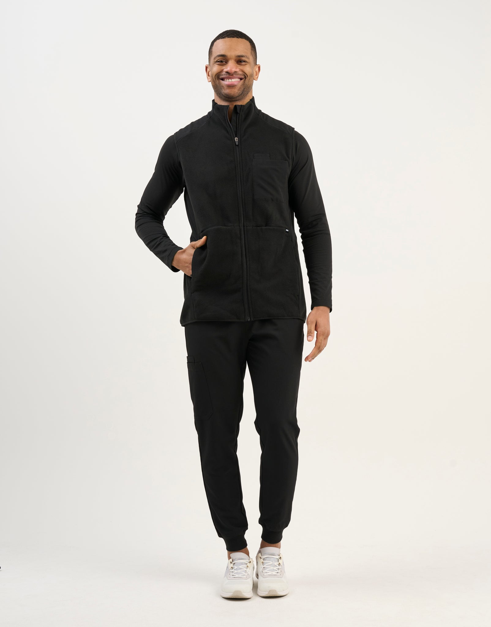 Essential Fleece Vest - Black