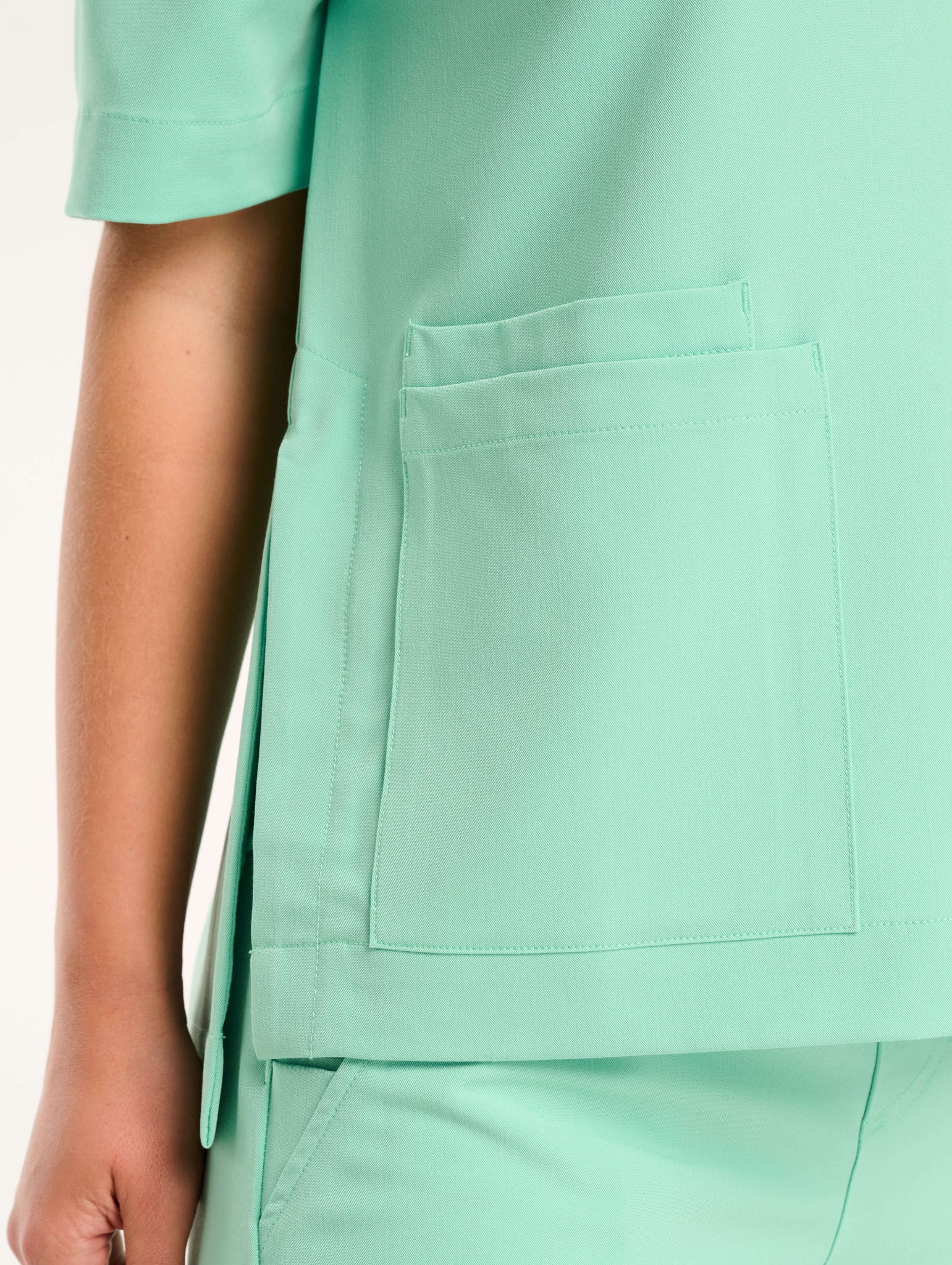 Essential Crewneck Scrub Top - Ocean Mint
