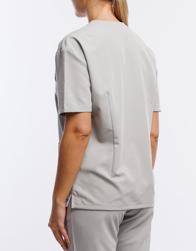 Essential V Neck Scrub Top - Tail Light